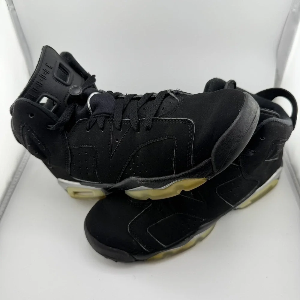 Air Jordan 6 Retro GS Black Metallic Silver Sneakers 7Y/8.5W DX2835-001 No Box